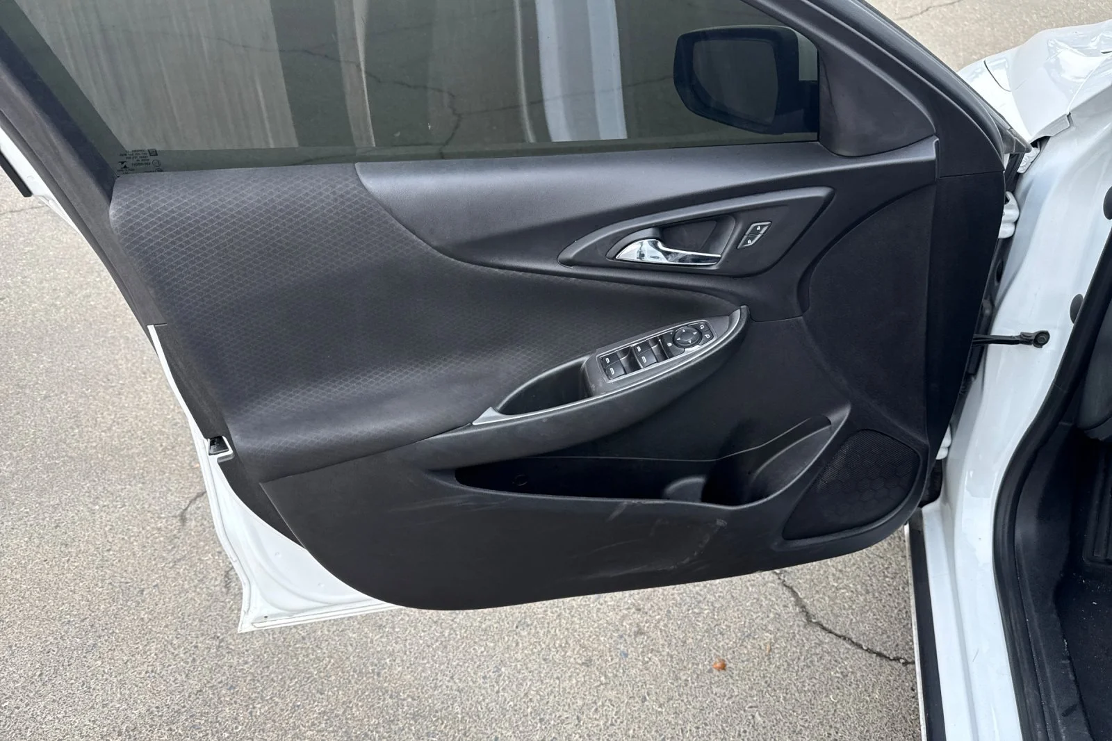 Used 2023 White Chevrolet LT image 8