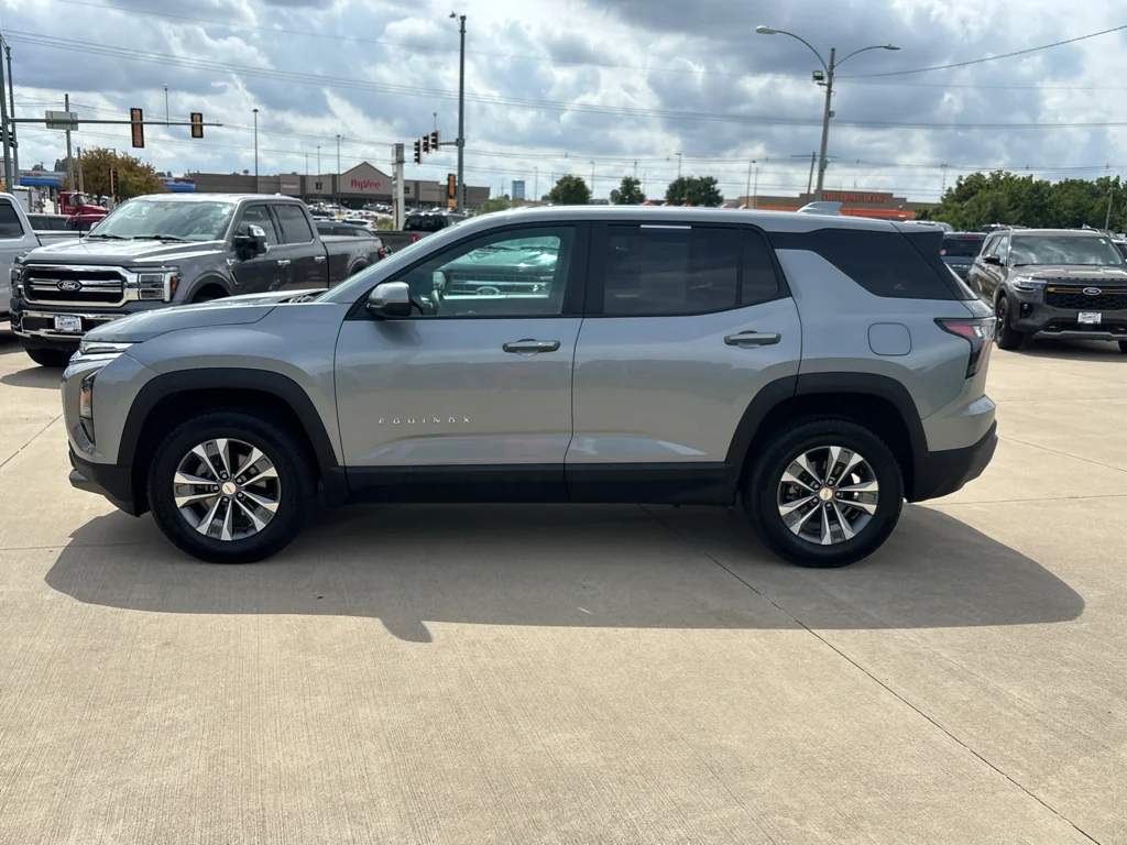 Used 2026 Sterling Gray Metallic Chevrolet AWD LT image 4