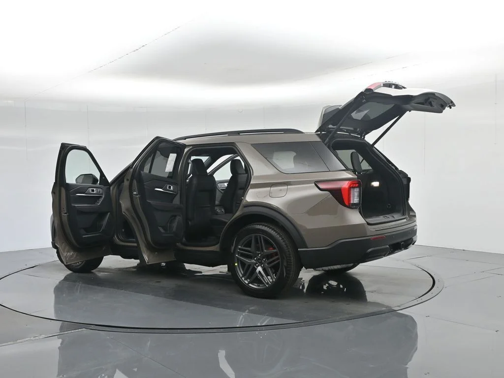 New 2026 Gray Ford ST-Line image 26