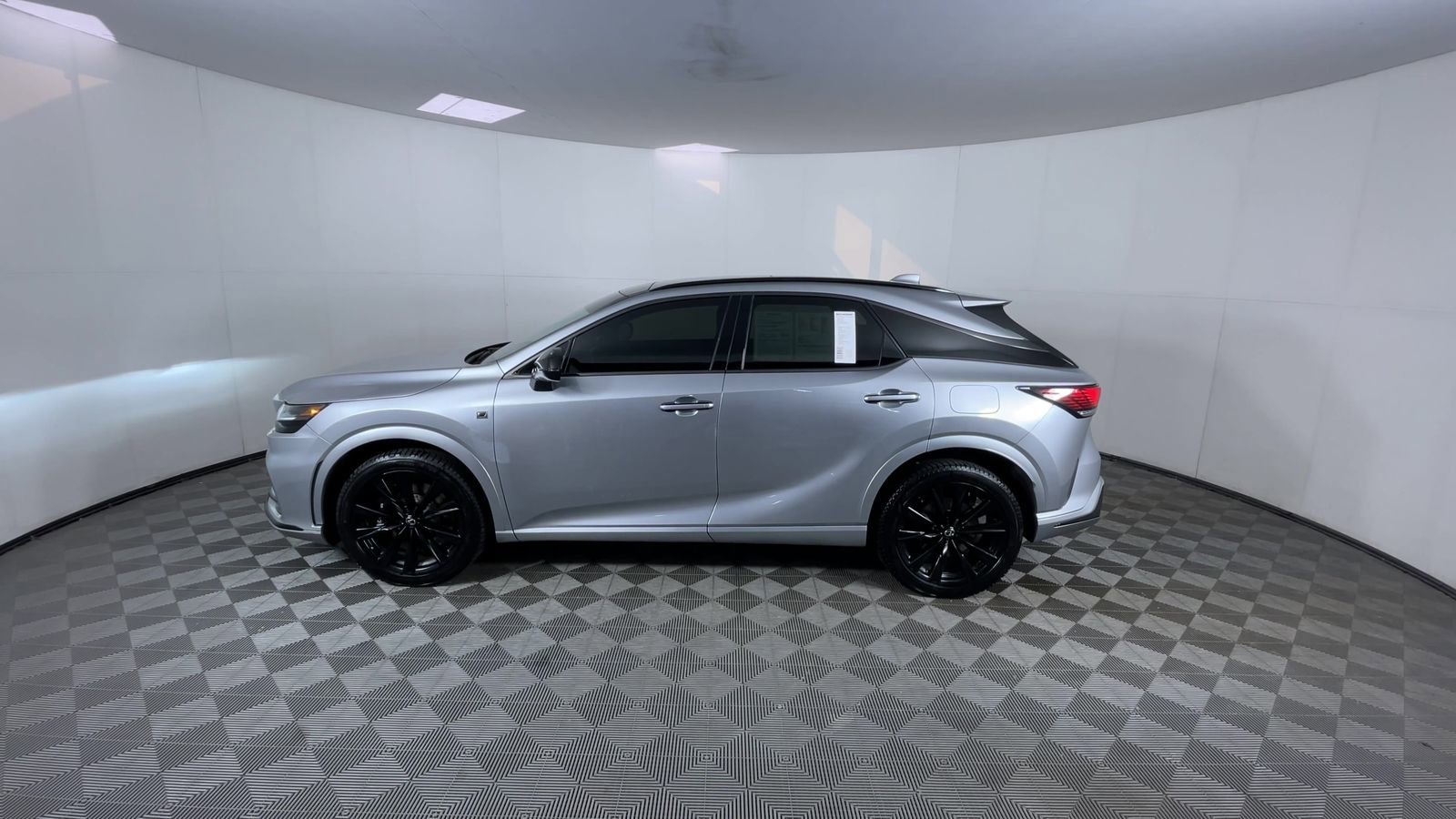 Used 2023 Iridium Lexus RX 500h F SPORT Performance image 5