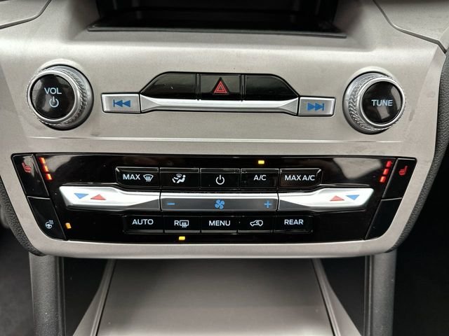 Used 2023 Black Ford XLT image 18