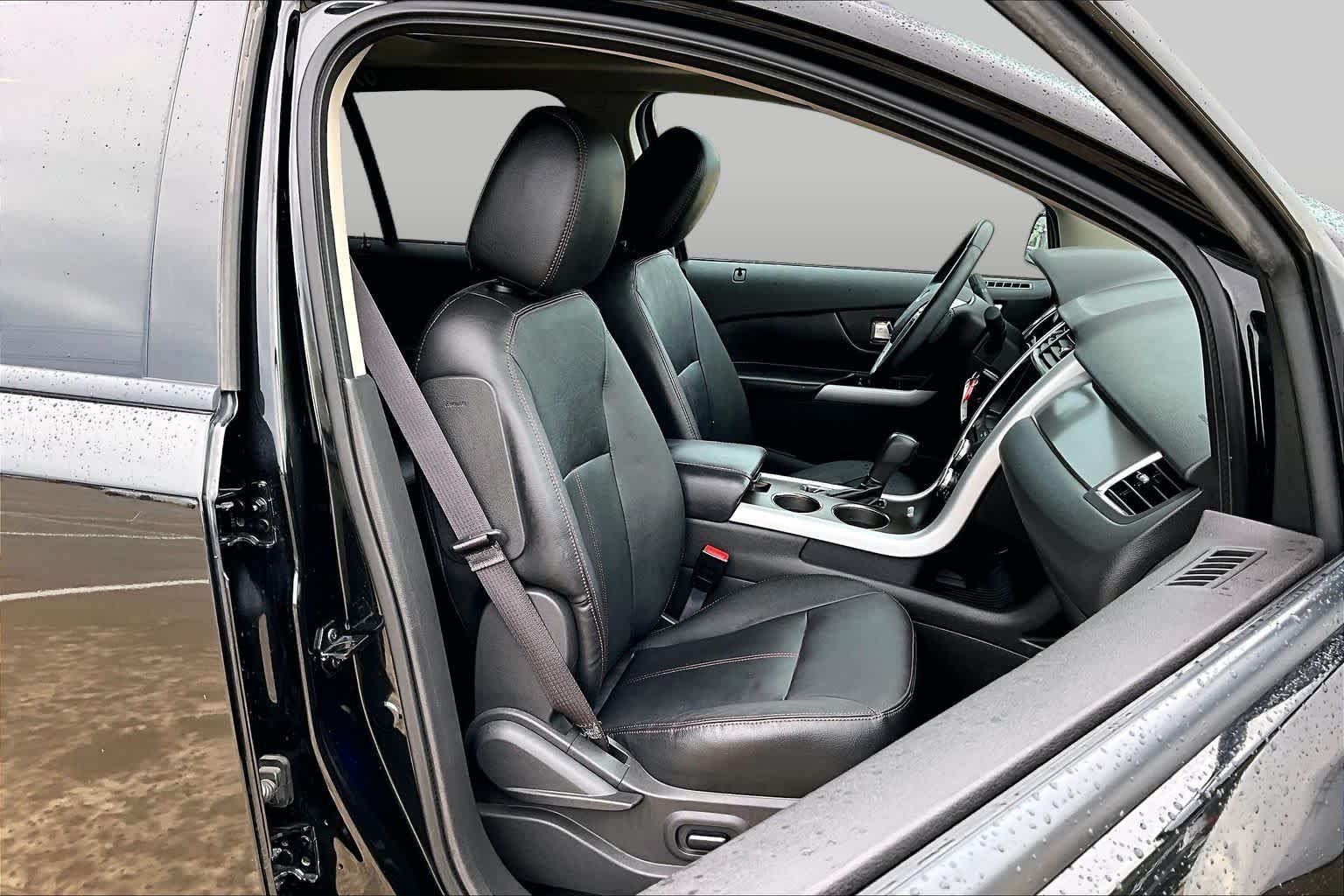 Used 2013 Tuxedo Black Metallic Ford SEL image 8