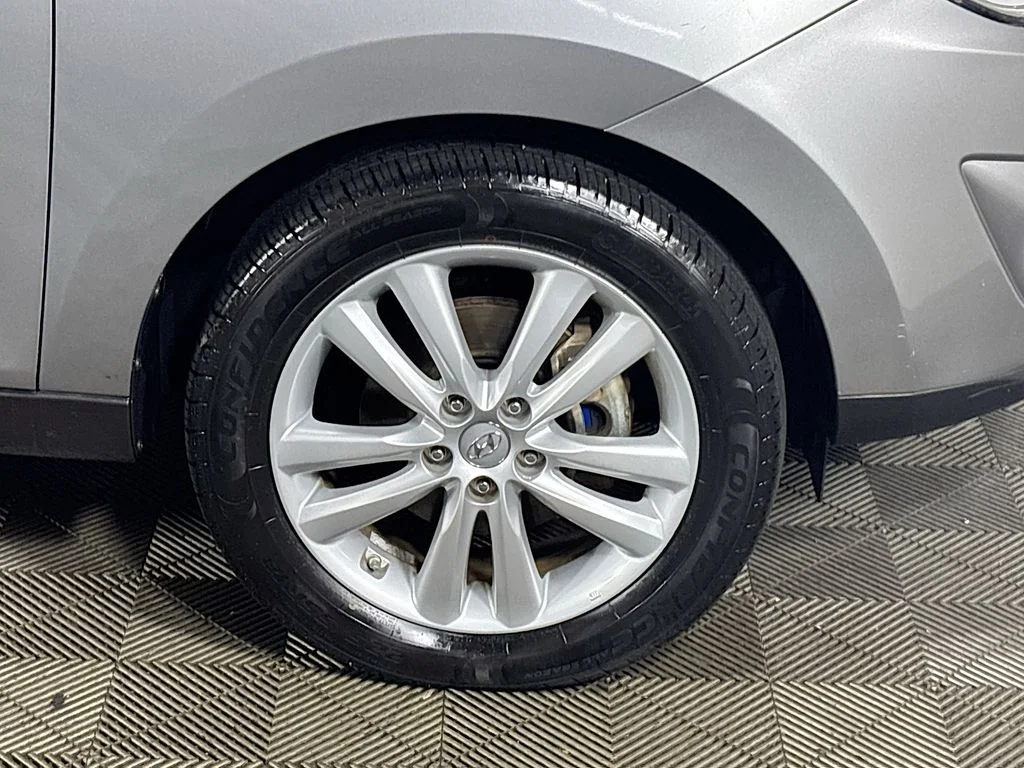 Used 2010 Gray Hyundai Limited image 24