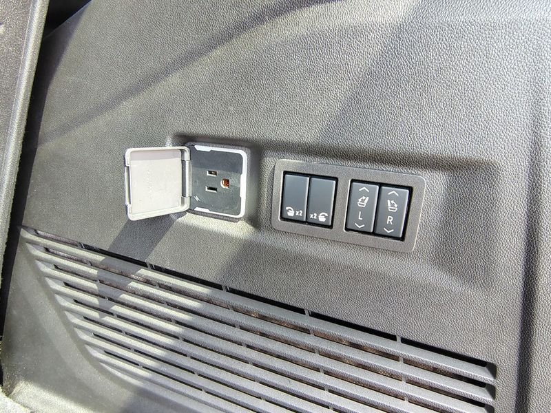 Used 2025 Red Chevrolet Premier image 23