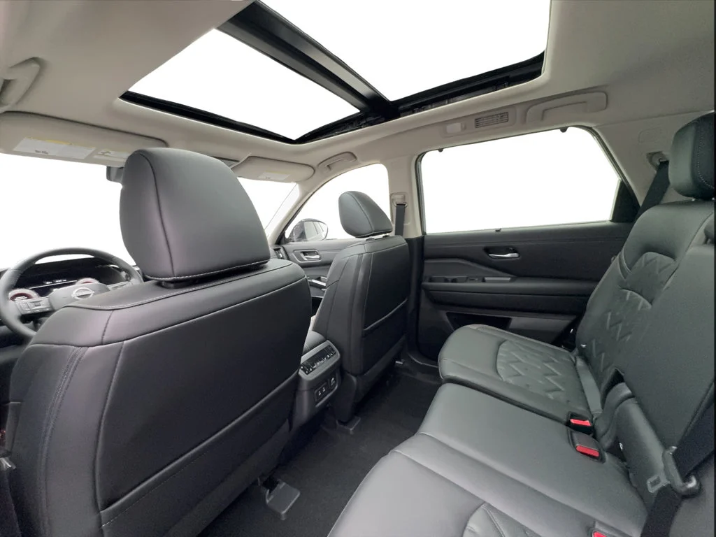 Used 2026 Gray Nissan Platinum image 26