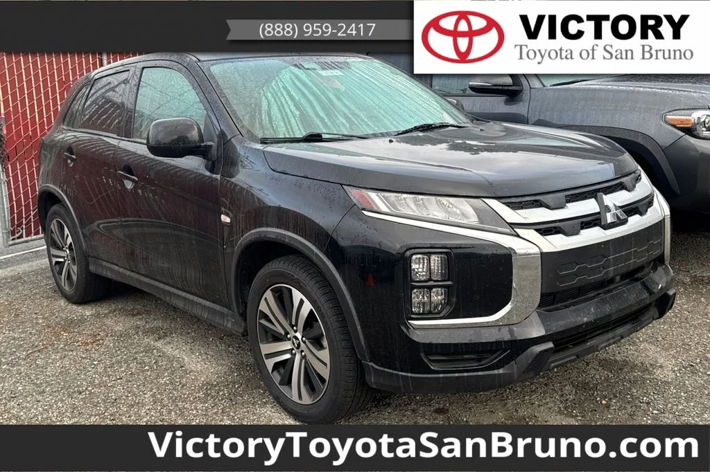 Used 2024 Silver Mitsubishi 2.0 ES image 1