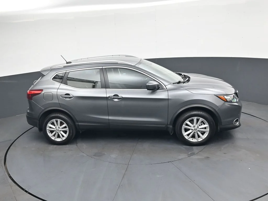 Used 2017 Gray Nissan SV image 30