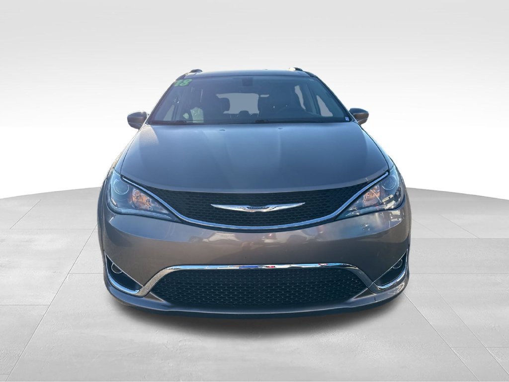Used 2018 Silver Chrysler Touring L Plus image 8