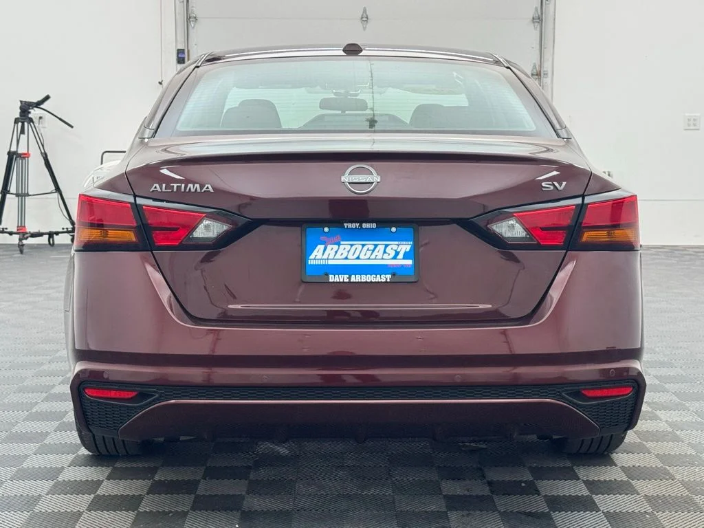 Used 2024 Garnet Pearl Metallic Nissan 2.5 SV image 7