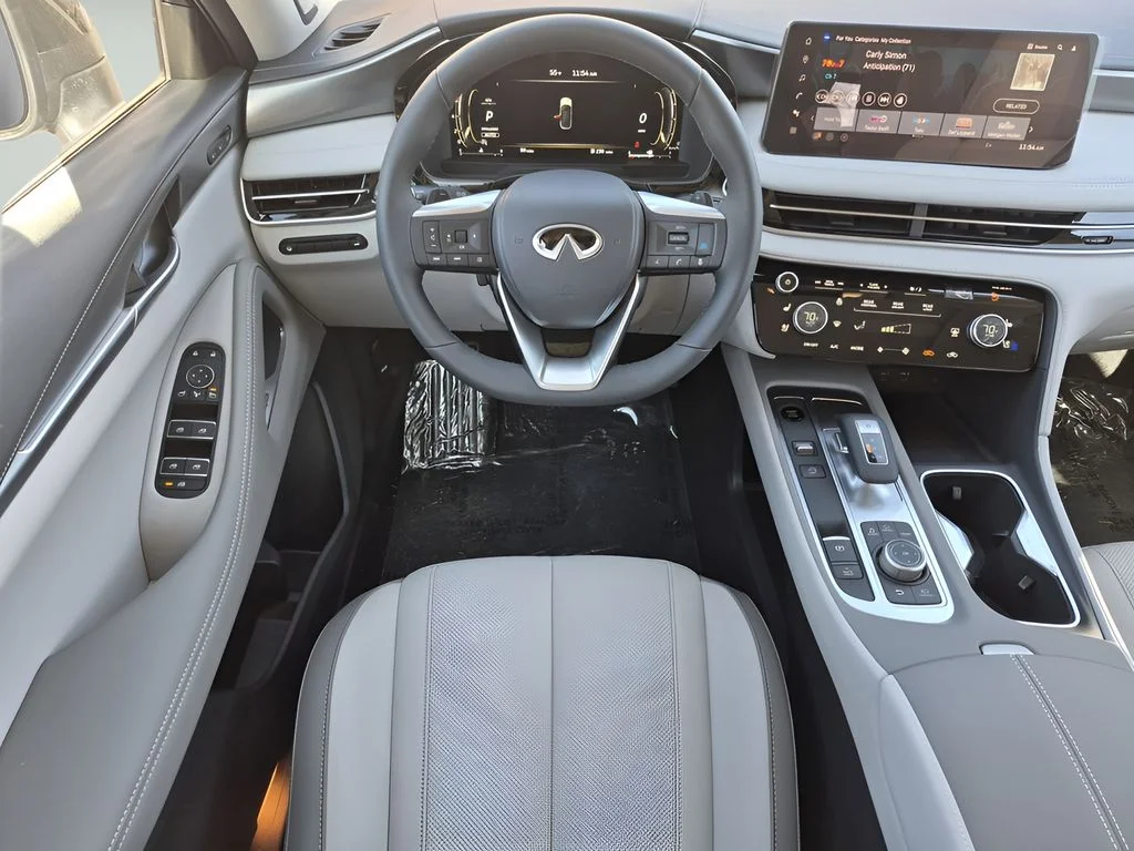 Certified Used 2026 Deep Emerald INFINITI LUXE image 21