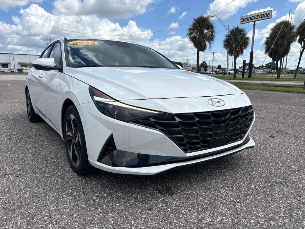 2023 Hyundai Elantra Limited FWD photo