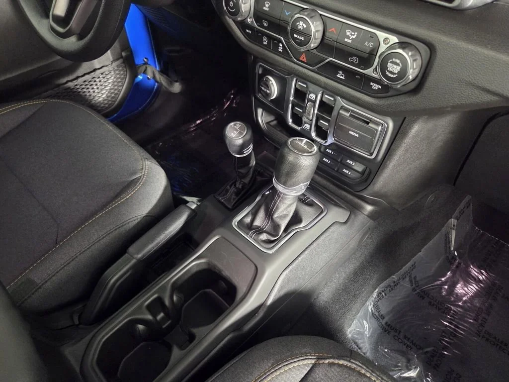 Used 2025 Hydro Blue Pearlcoat Jeep Nighthawk image 31