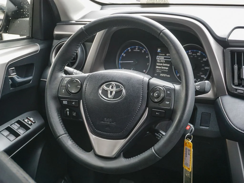 Used 2017 Gray Toyota XLE image 17