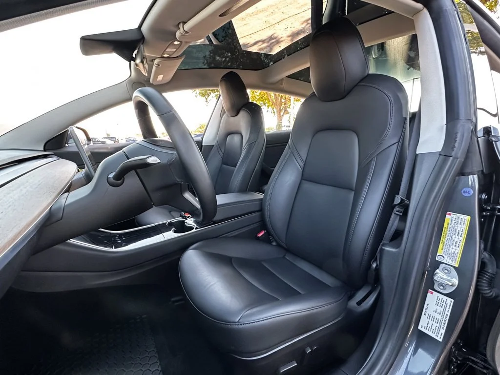 Used 2018 Silver Tesla Long Range image 8