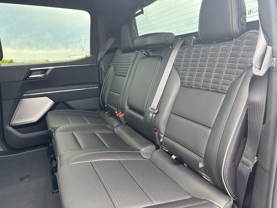 2025 GMC Sierra EV Denali - Photo 35