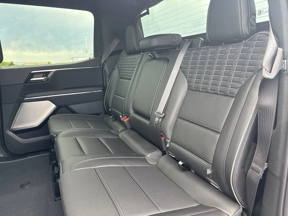 2025 GMC Sierra EV Denali - Photo 35