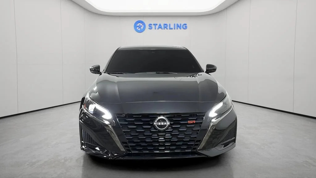 Used 2024 Black Nissan SR FWD image 15