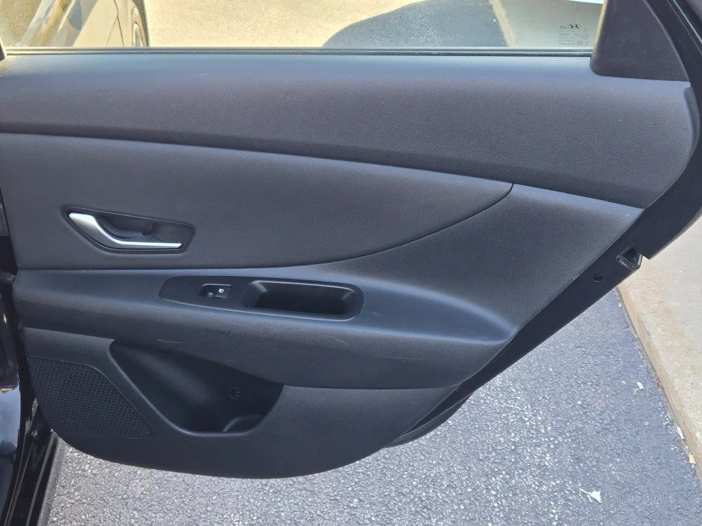 Used 2021 Black Hyundai Limited image 7