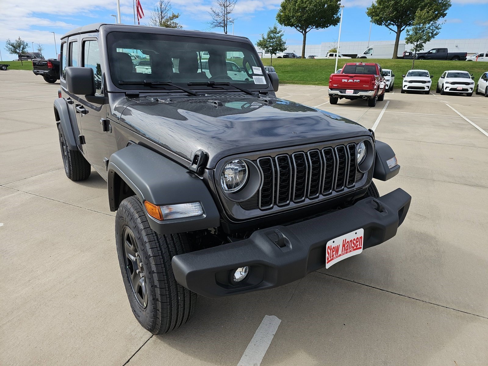 New 2027 Granite Crystal Metallic Clearcoat Jeep Sport image 7