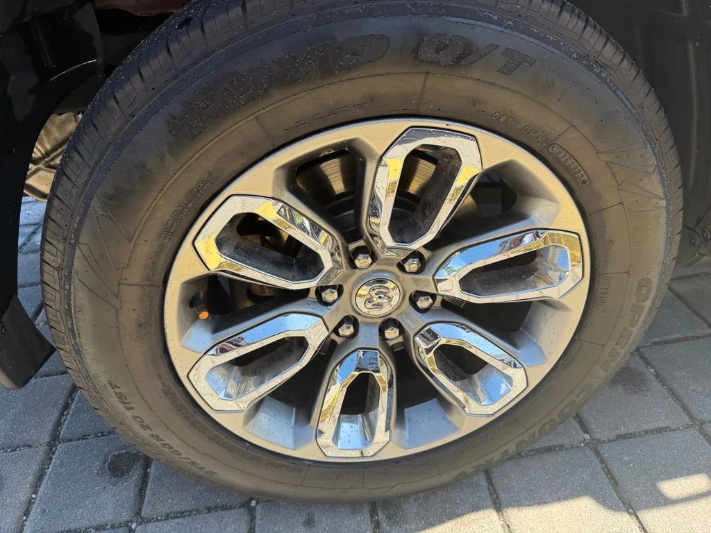 Used 2019 Red Ram Laramie image 17