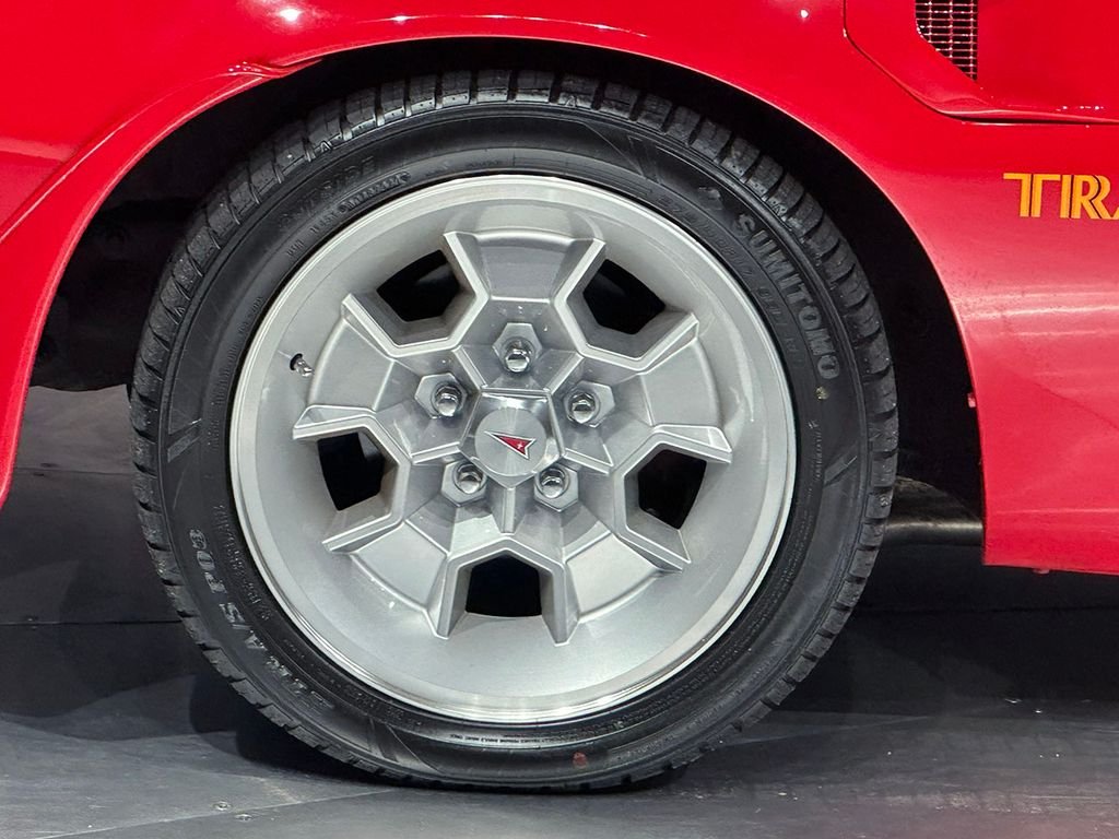 Used 1973  Pontiac  image 10