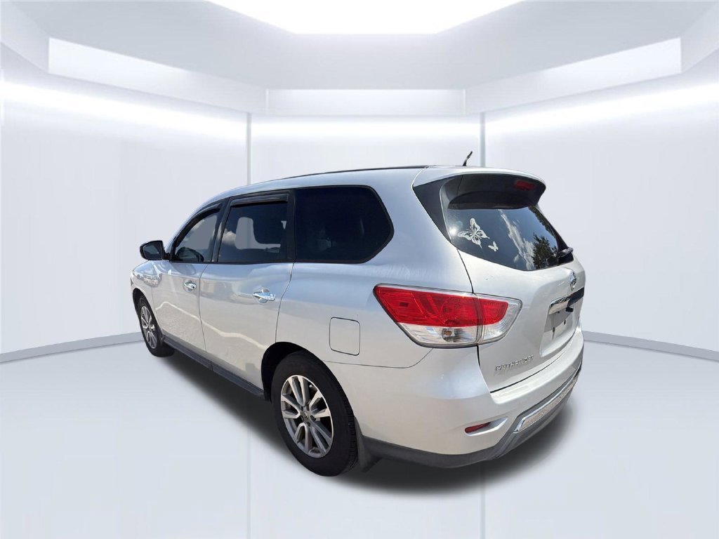Used 2015 Silver Nissan S image 7