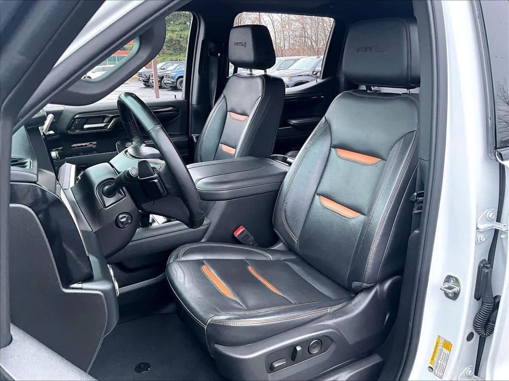Used 2024 White GMC AT4 image 15