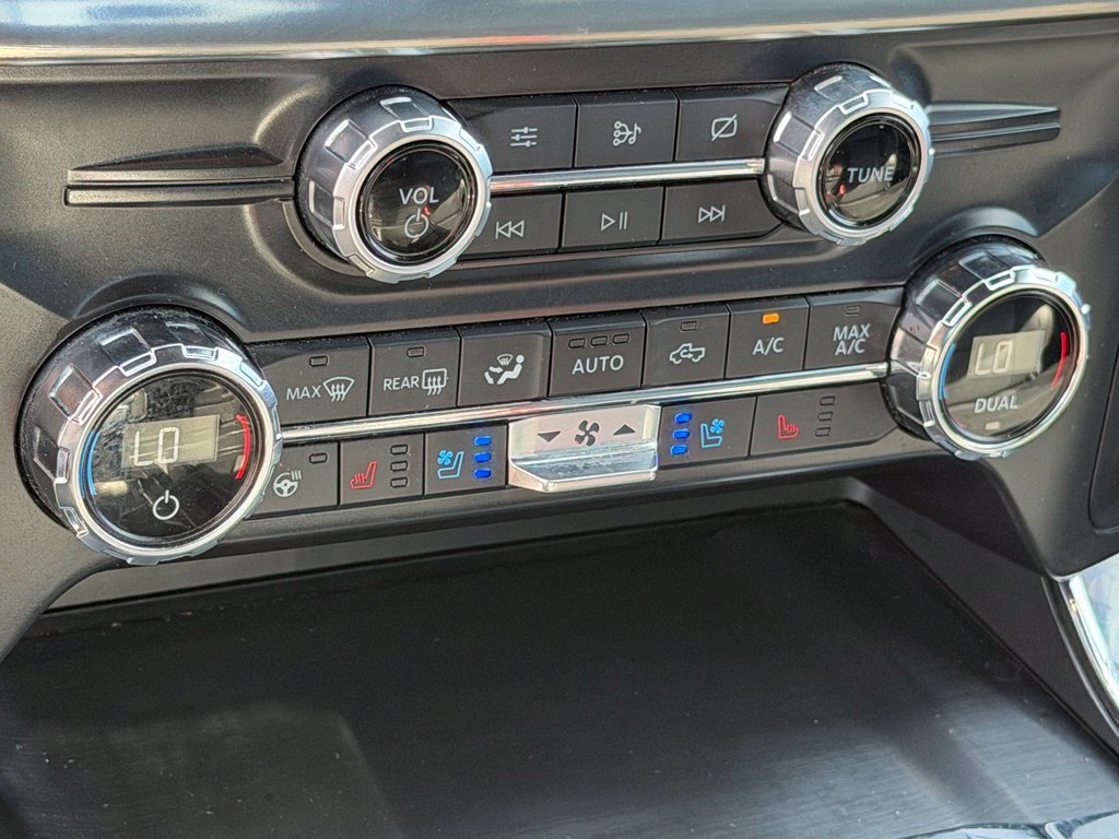 Used 2021 Black Ford Lariat image 22