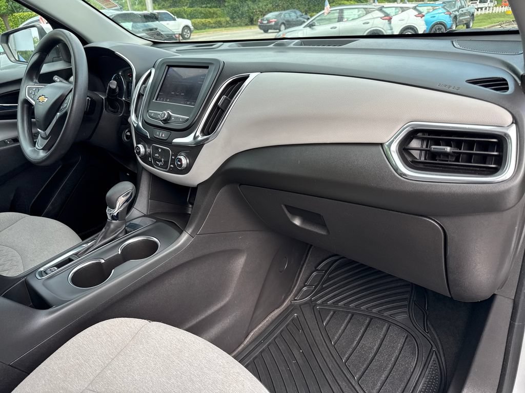Used 2022 Silver Ice Metallic Chevrolet LT image 26