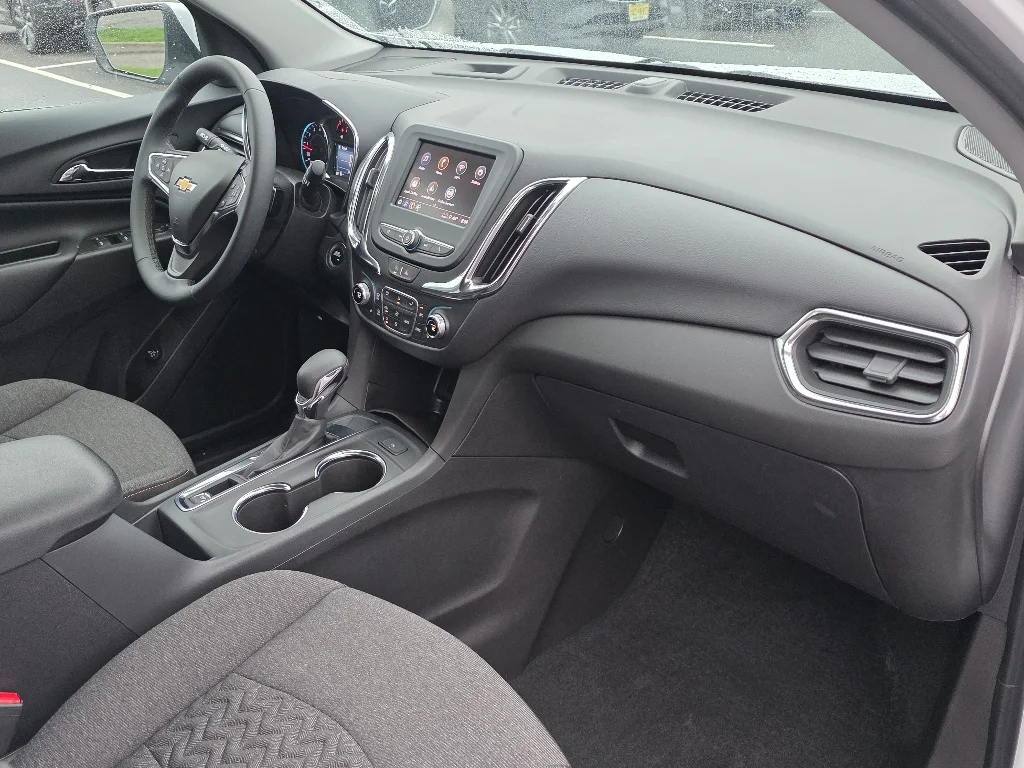 Used 2024 Summit White Chevrolet LT image 21