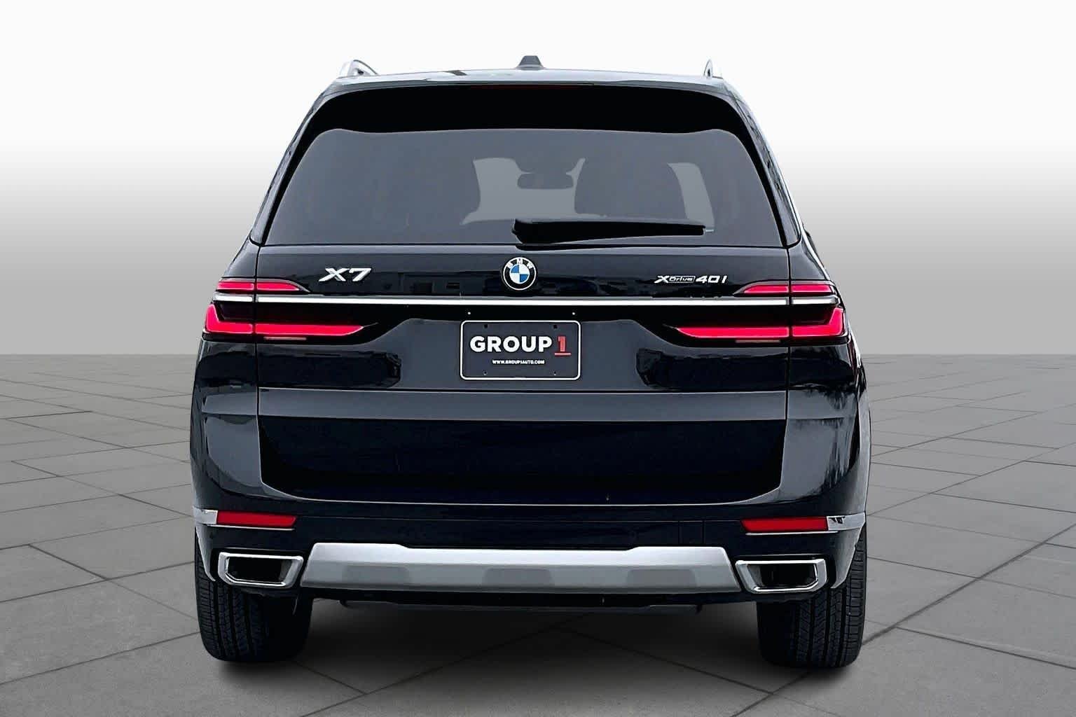 Used 2025 Black Sapphire Metallic BMW xDrive40i image 4