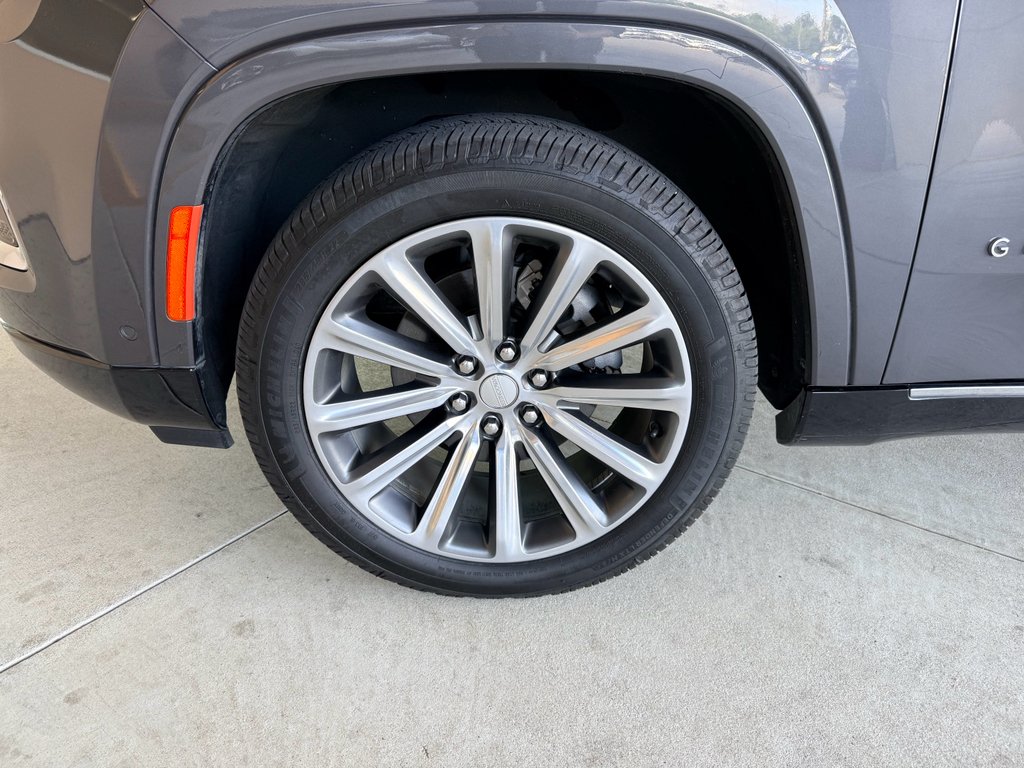 Used 2022 Baltic Gray Metallic Clearcoat Jeep Series II image 35