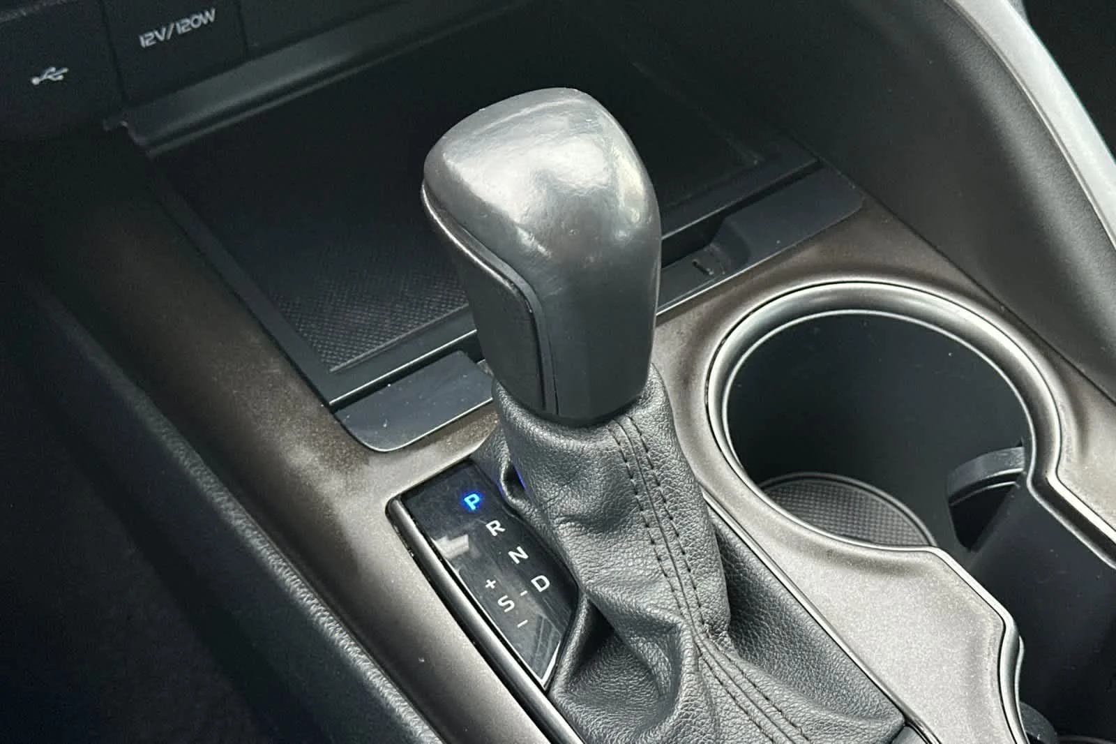 2021 Toyota Camry SE - Photo 19