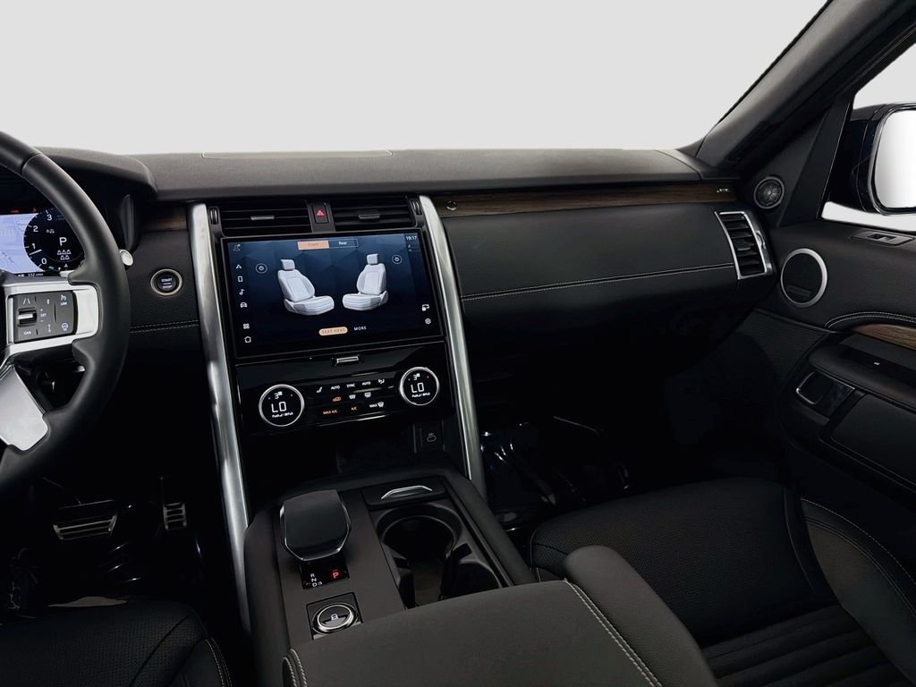 Certified Used 2025 Silver Land Rover Dynamic SE image 25