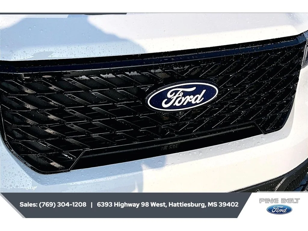 New 2026 Oxford White Ford Lariat® image 22
