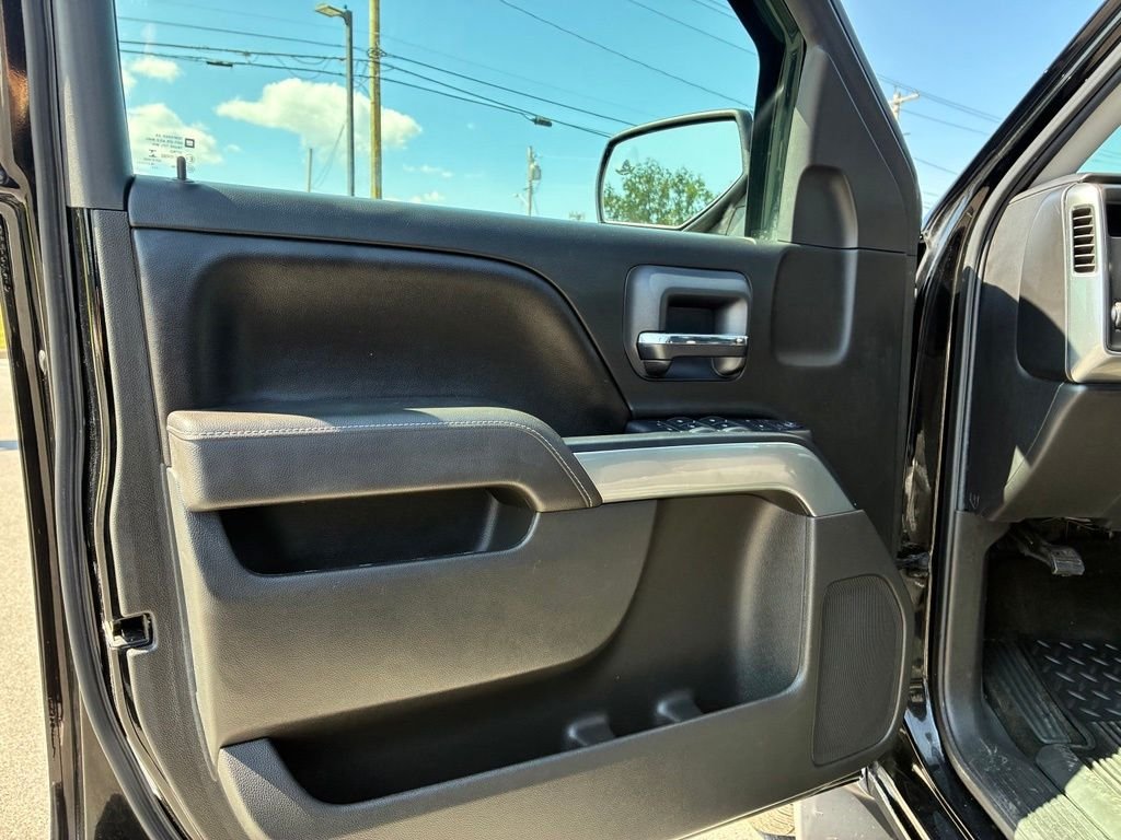 Used 2017 Black Chevrolet LT image 22
