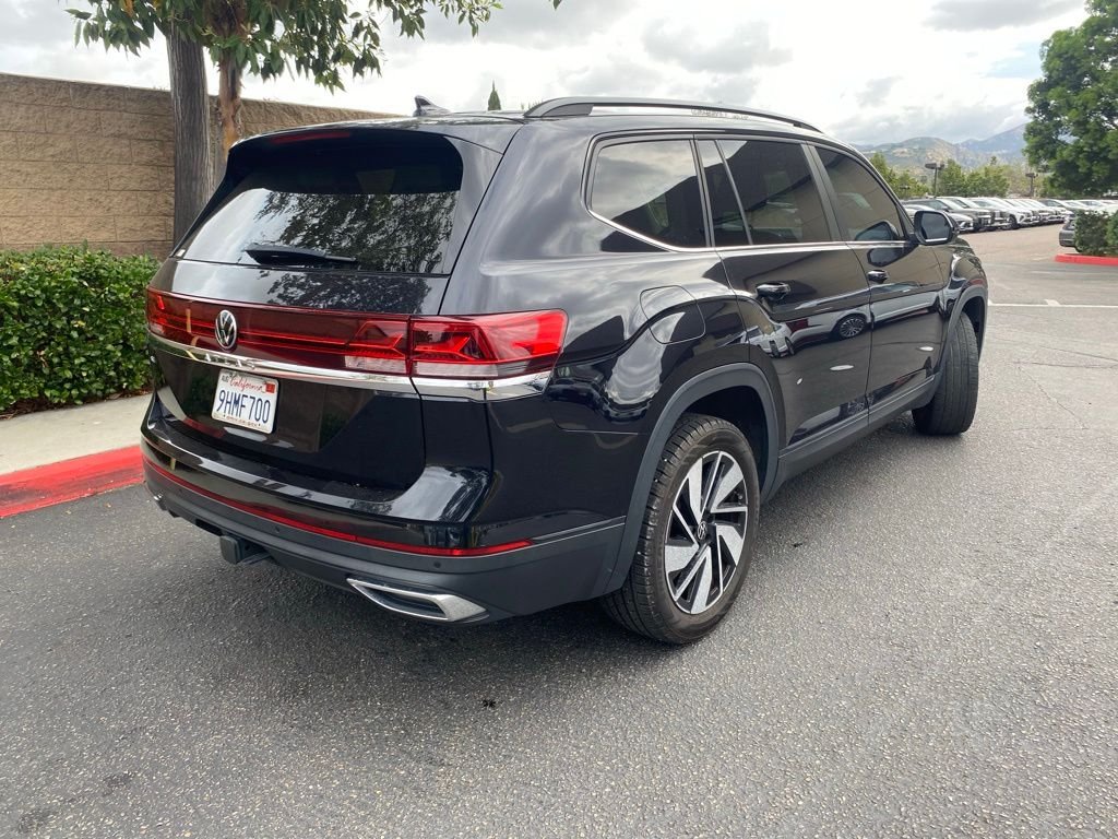 Used 2024 Black Volkswagen 2.0T SE w/Technology image 7
