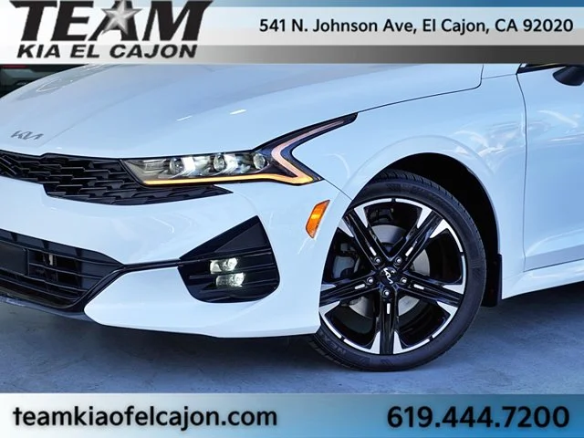 Used 2024 White Kia GT-Line image 3