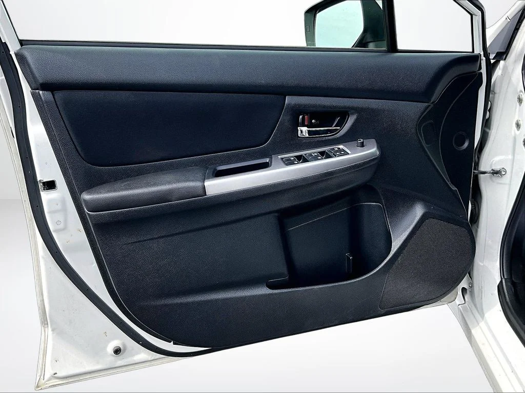 Used 2015 White Subaru 2.0i Premium image 23