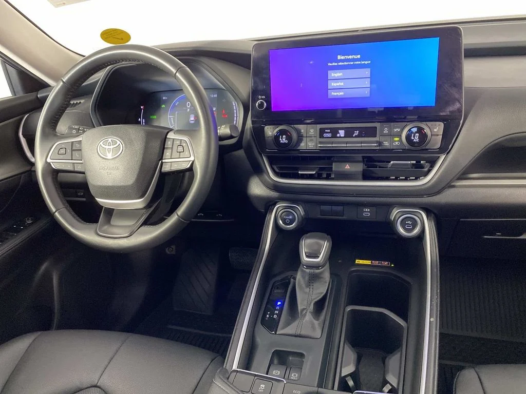 Used 2025 Cloud Toyota XLE image 14