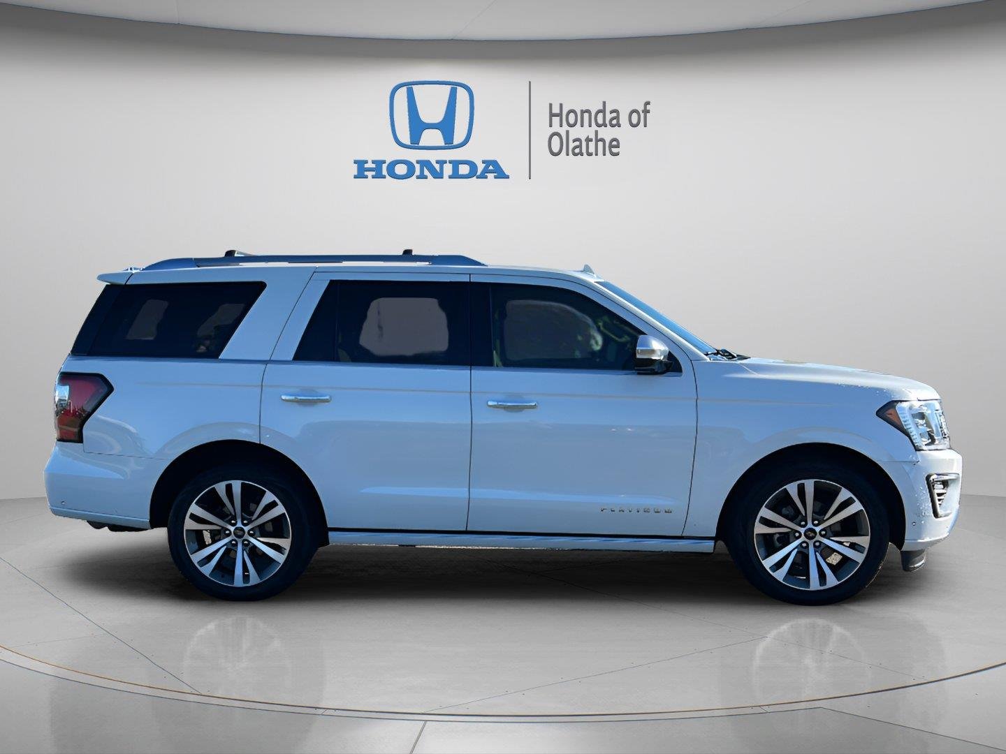 Used 2021 Ford Expedition Platinum with VIN 1FMJU1MT6MEA64907 for sale in Kansas City
