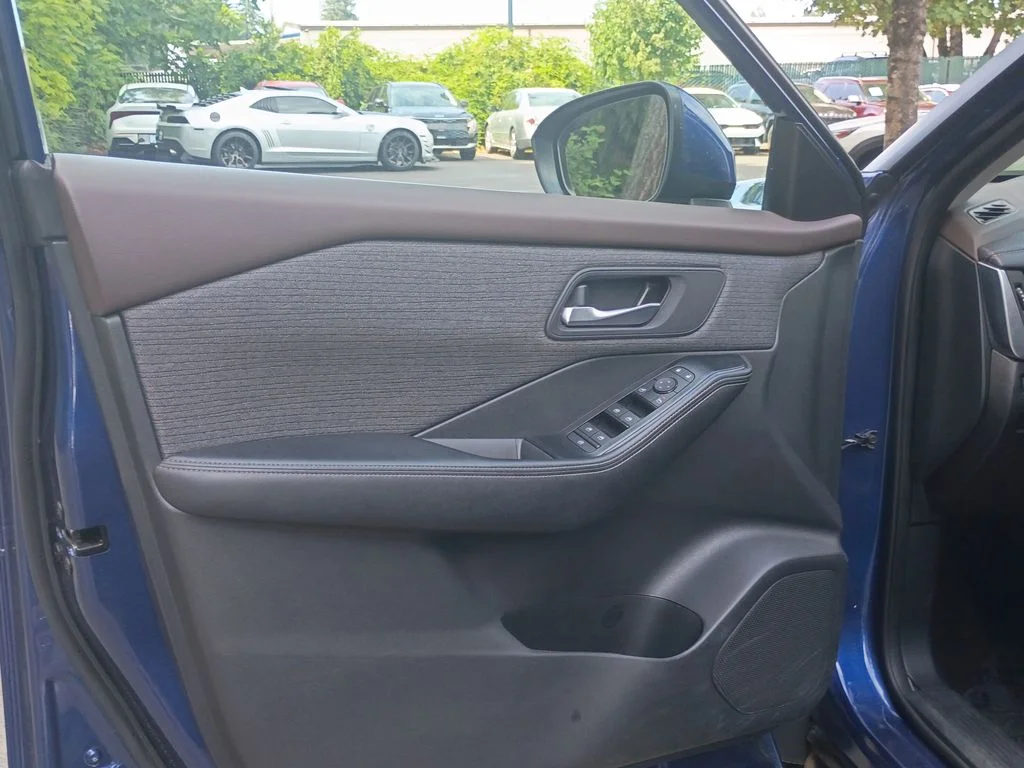 Used 2023 Caspian Blue Metallic Nissan SV image 15