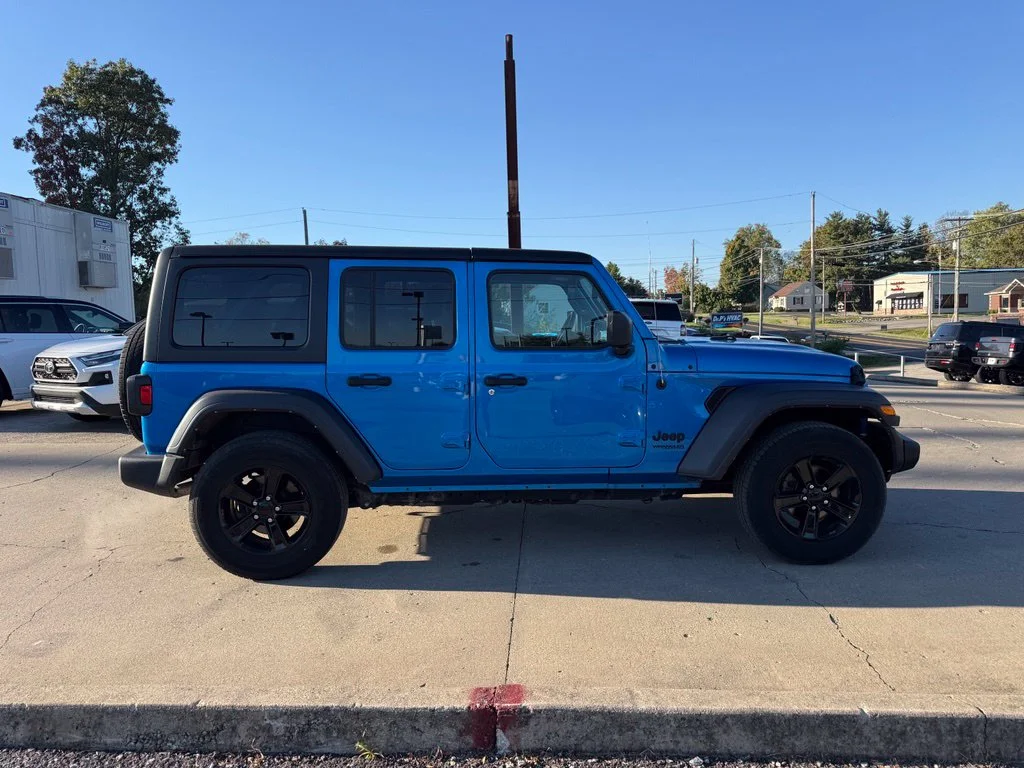 Used 2021 Blue Jeep Unlimited Sport Altitude image 5