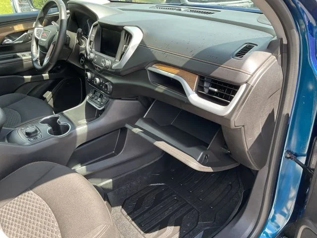 Used 2019 Blue Emerald Metallic GMC  image 40