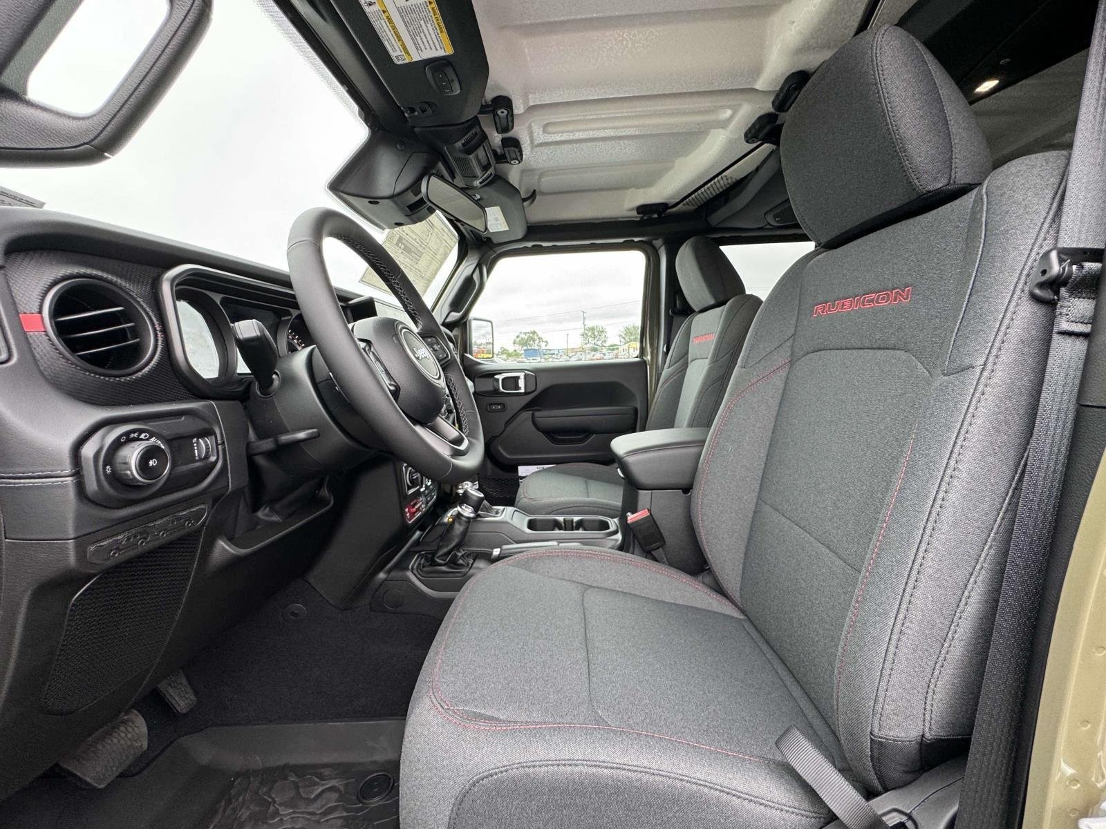 2025 Jeep Wrangler 4-Door Rubicon - Photo 18