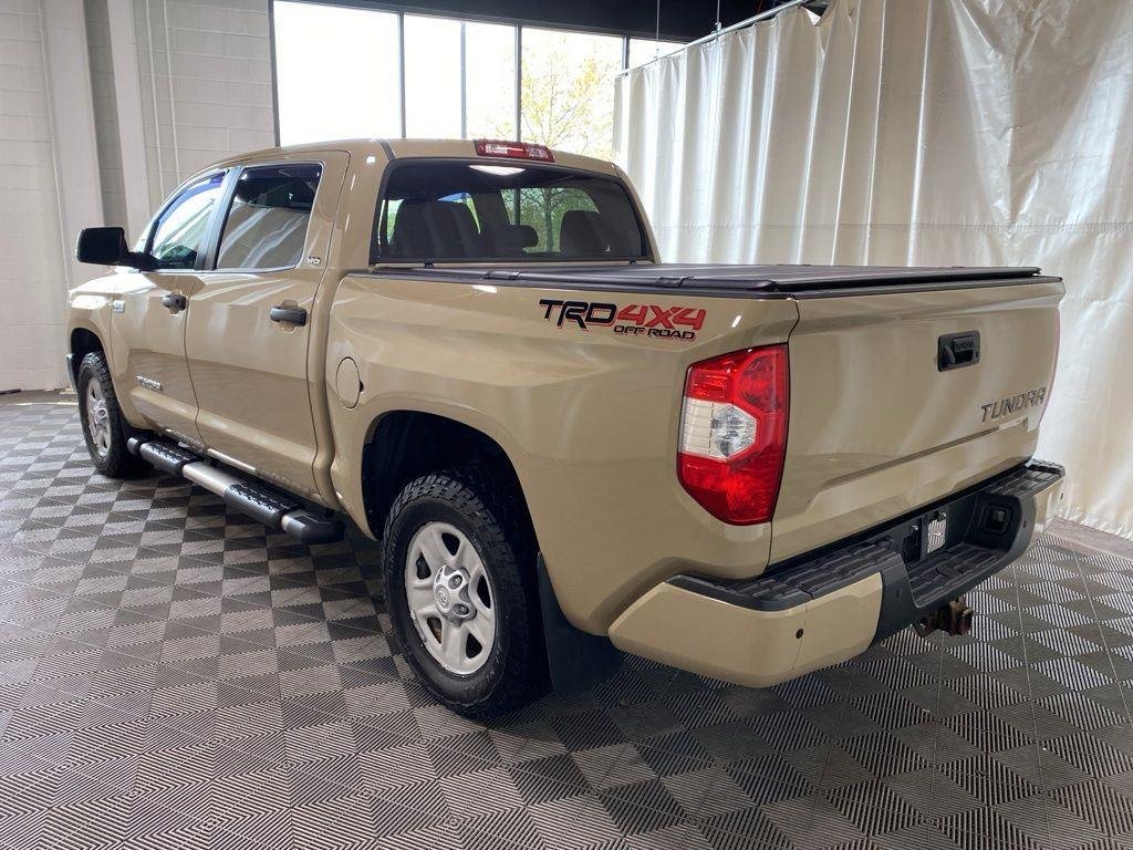 Used 2018 Quicksand Toyota SR5 image 9