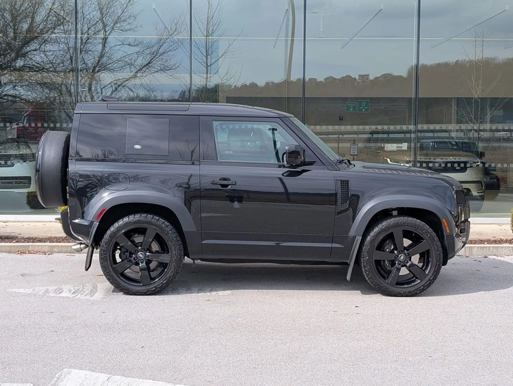 Used 2023 Black Land Rover V8 image 8