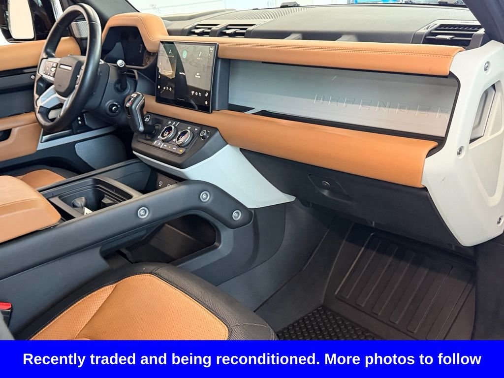 Used 2024 Black Land Rover X-Dynamic SE image 14