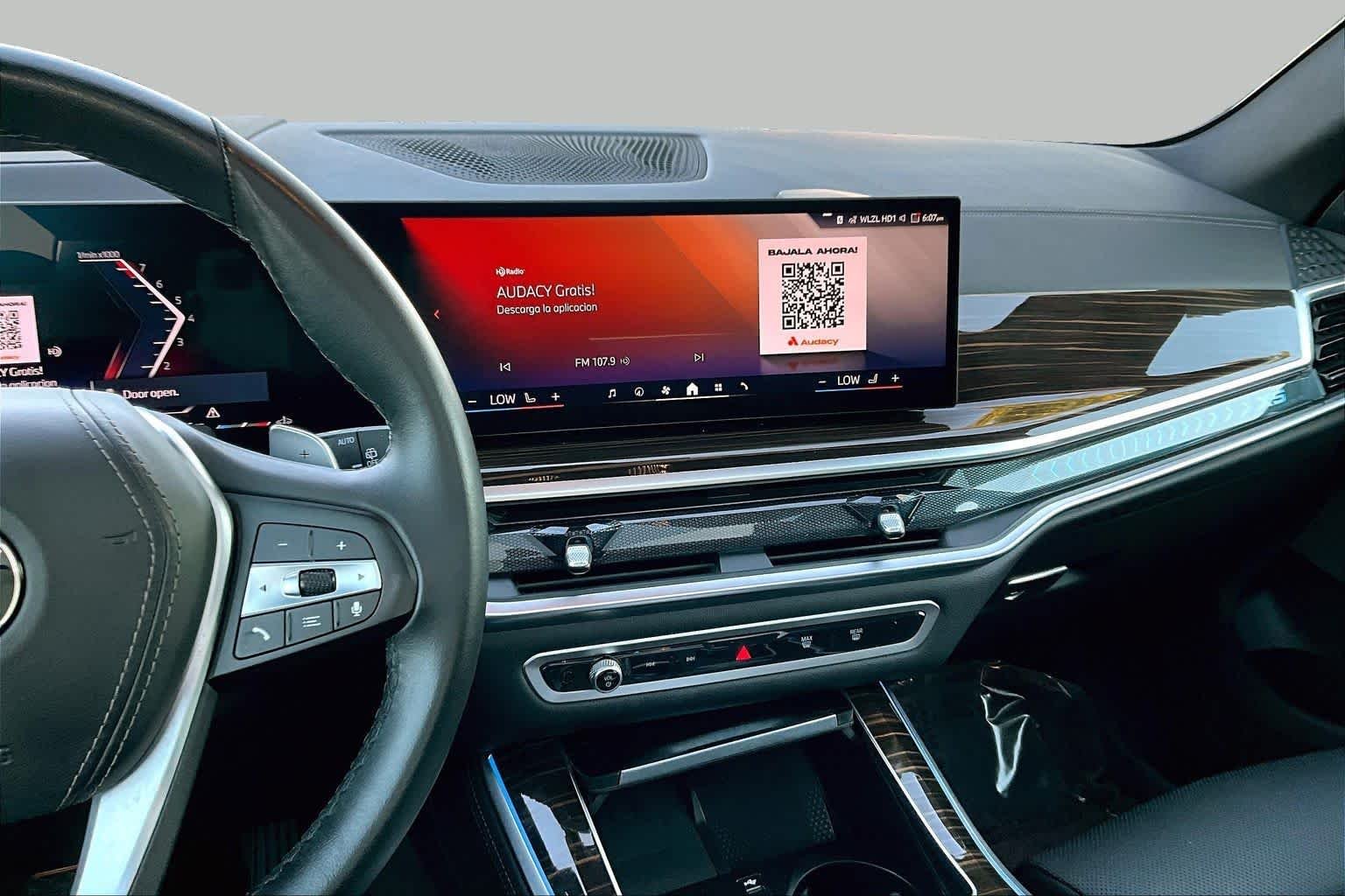 Used 2026  BMW xDrive40i image 7