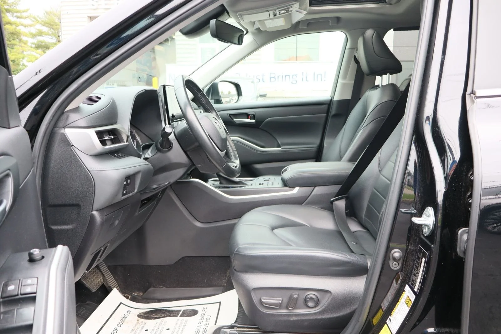 Used 2023 Midnight Black Metallic Toyota XLE image 17